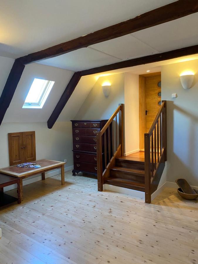 Apartman Na Statku Miskovice  Buitenkant foto