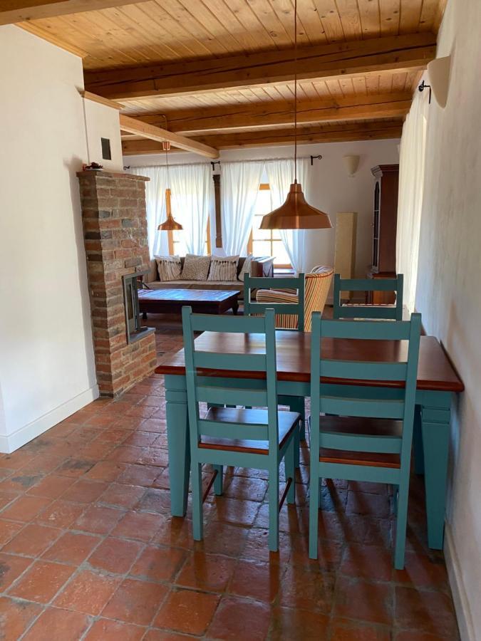 Apartman Na Statku Miskovice  Buitenkant foto